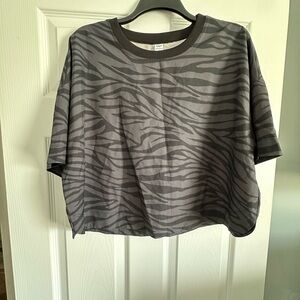 Old Navy Active Gray Zebra Print Crop Top
